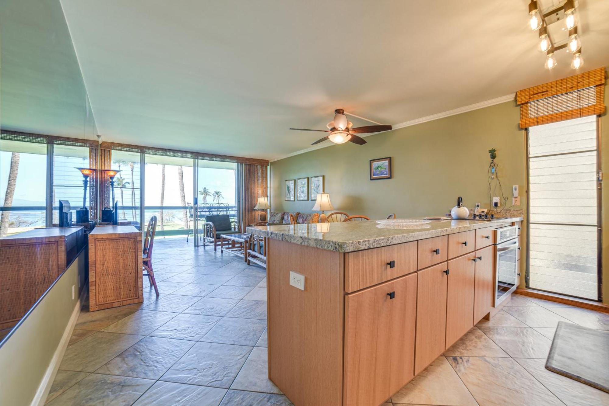 Beachside Vacation With Stunning Views! Apartment *